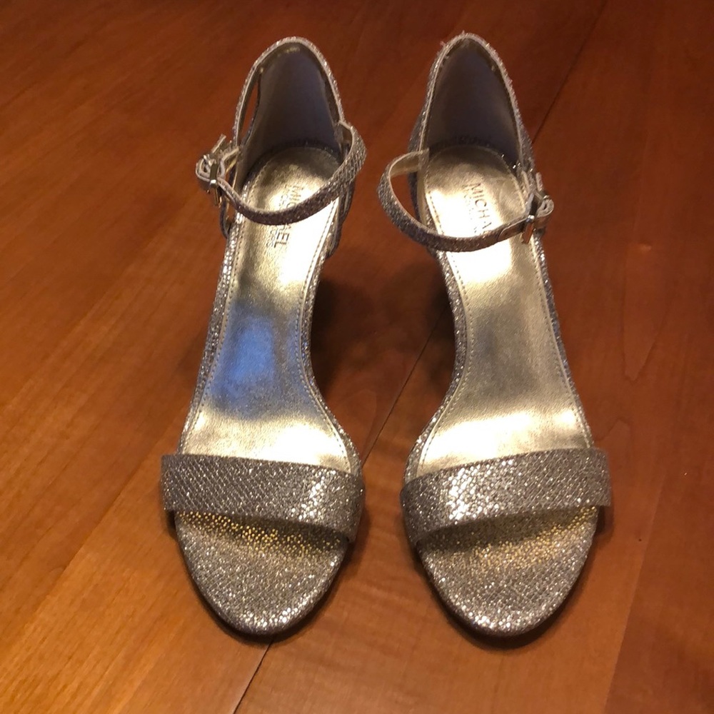 NWOT MICHAEL KORS 6.5 GOLD STILLETOS